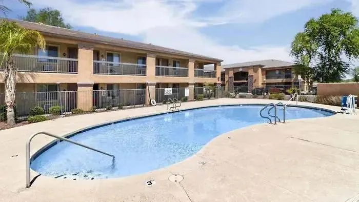 Apartment Chic Retreat In Tolleson For 2 Guests