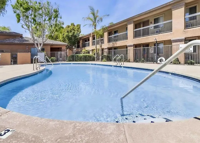 Chic Retreat In Tolleson For 2 Guests Apartment Cashion