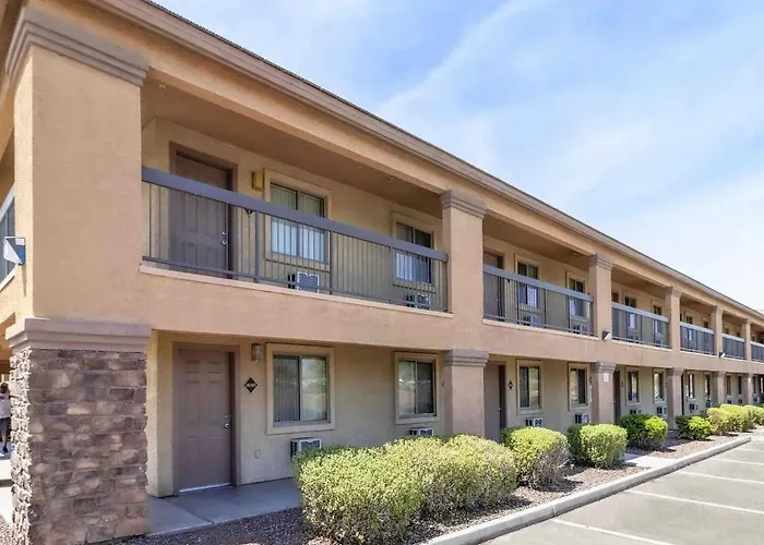 Chic Retreat In Tolleson For 2 Guests Apartment Cashion
