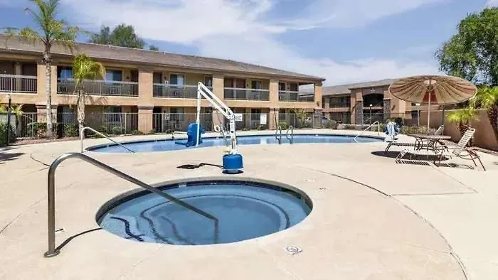 Chic Retreat In Tolleson For 2 Guests Cashion