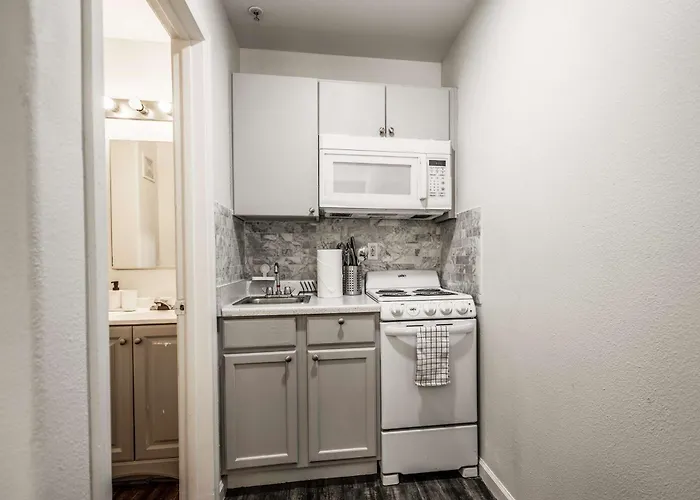 Apartment Chic Retreat In Tolleson For 2 Guests