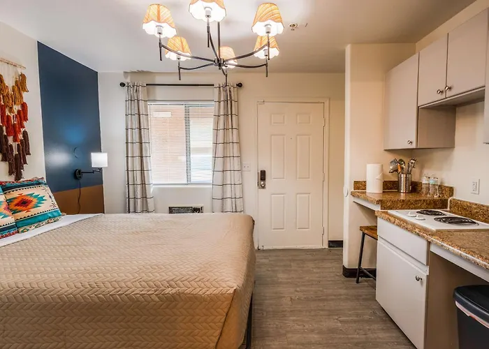 Chic Retreat In Tolleson For 2 Guests Apartment Cashion