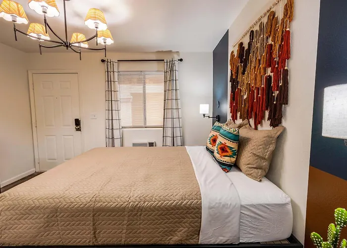Chic Retreat In Tolleson For 2 Guests Apartment
