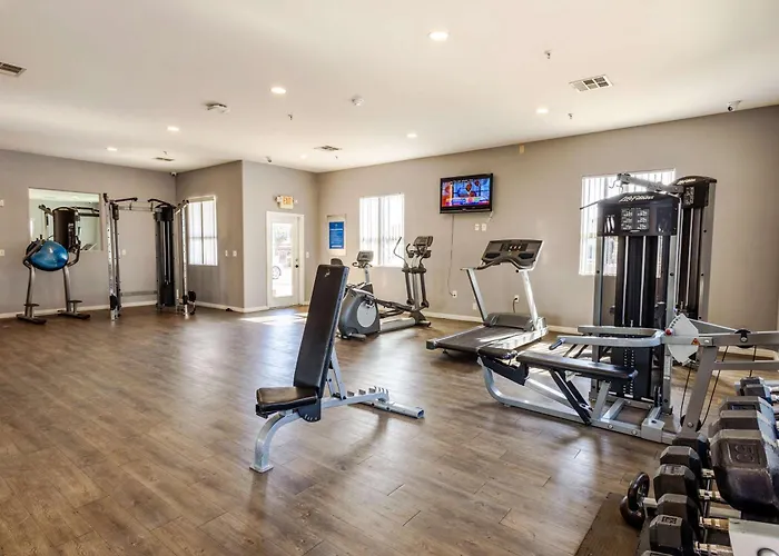 Chic Retreat In Tolleson For 2 Guests