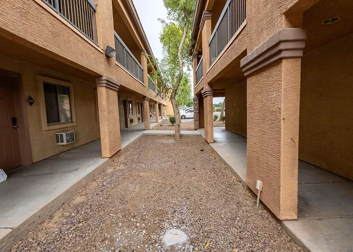 Chic Retreat In Tolleson For 2 Guests Apartment Cashion