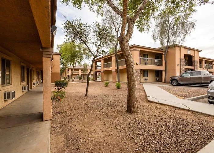 Apartment Chic Retreat In Tolleson For 2 Guests